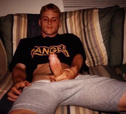 bigbroth4u:  This li'l bro turns me on.Think YOU can turn me on? Show me! Find @bigbroth4u on Twitter for even more sexy shenanigans. Like this blog? Please rate it at BestMaleBlogs! 