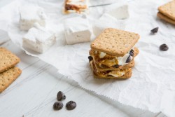 fullcravings:  Paleo S’mores   Like this blog? Visit my Home Page or Video page for more!And please Subscribe to the Email Club  (it&rsquo;s free) for a sexy bonus gift :)~Rebloging the Art of the female form, Sweets, and Porn~