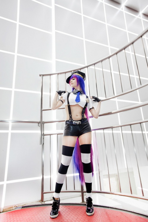 hotcosplaygirl:  Cosplay girl  http://hotcosplaygirl.tumblr.com/  Leeeeeeegs