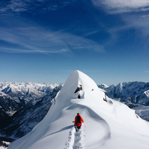 quiksilver:
“Be where the waves are pumping or the snow is dumping. Stay High!
http://quiksilver.com/stayhigh
”