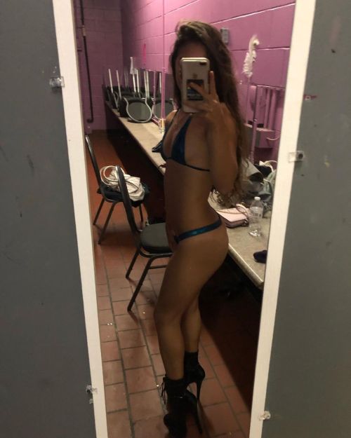 Porn photo stripper-locker-room:  https://www.instagram.com/aurora.purepleasure/