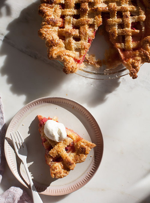 Porn Pics guardians-of-the-food:  Rhubarb Apple Pie