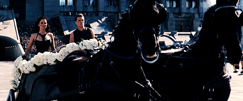 dystopianheroes:  THG MEME: Top 10 favourite ‘Catching Fire’  scenes [9/10]  ↪ “I want you to look straight ahead as if the audience and this whole event are beneath you” - “That should be easy”