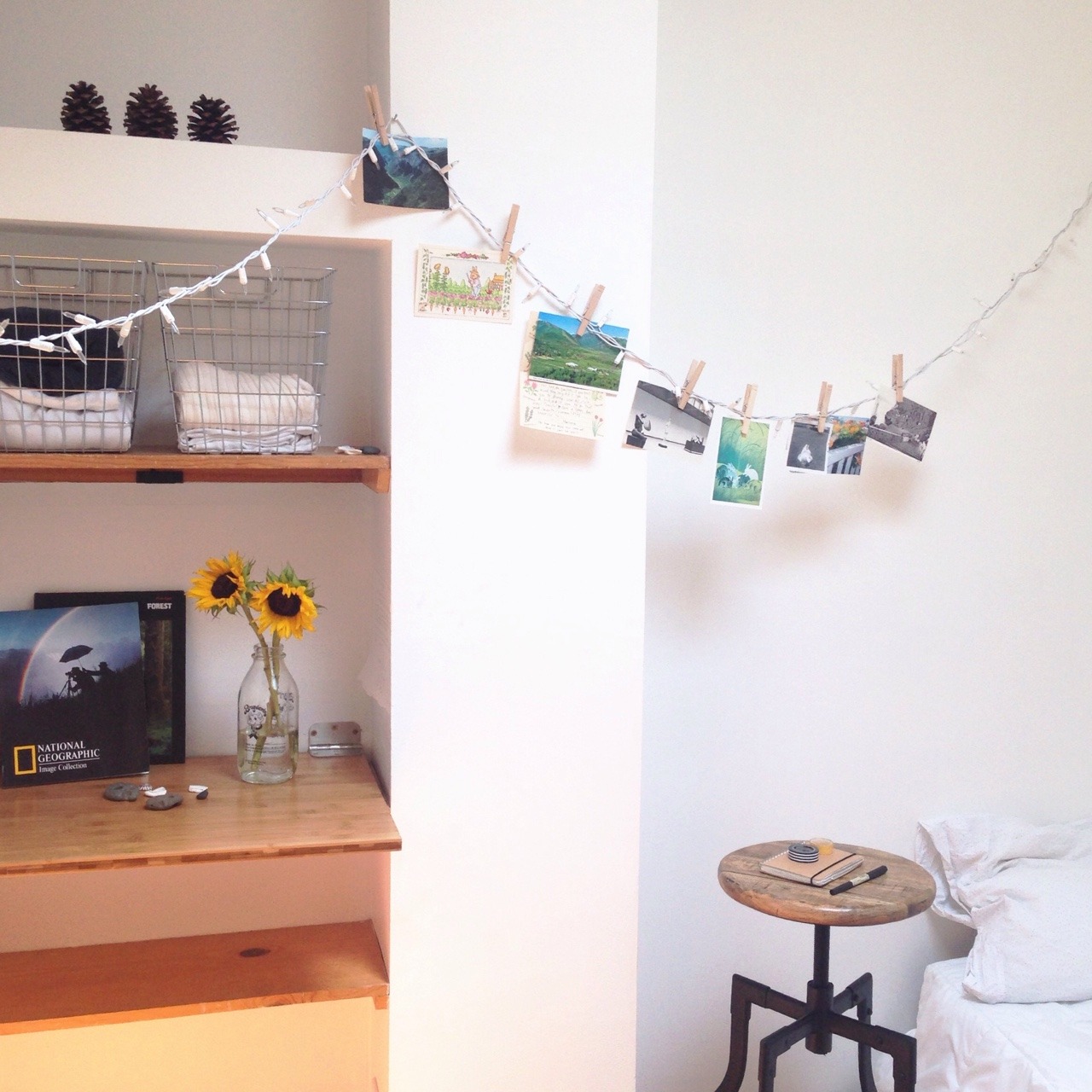 girlfig:  Here are some little snaps of my room! It’s very small and doesn’t