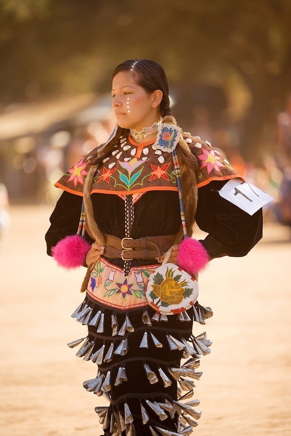 mortuus-lamia:  1. Navajo dress2. Stacey Blackrock Navajo3. Choctaw clothes4. Tiny