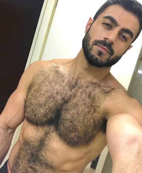 arabfitnessgods:  Muscle Wolf Spotted. Happy New Year from this sexy manly man. Say hi to the Lebane