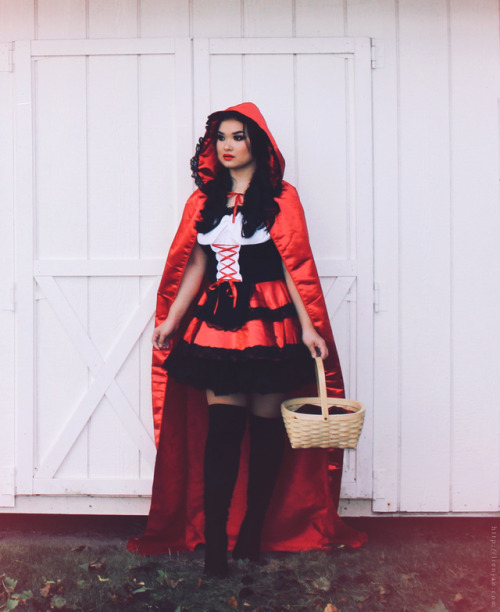 Red Riding Hood Makeup Look + Costume ▷ details on LienJae.Com.