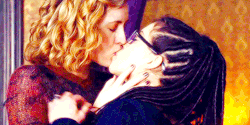 tatiana-evelyne:  orphan black meme - cophine’s scenes ↳♥ It’s oddly romantic 