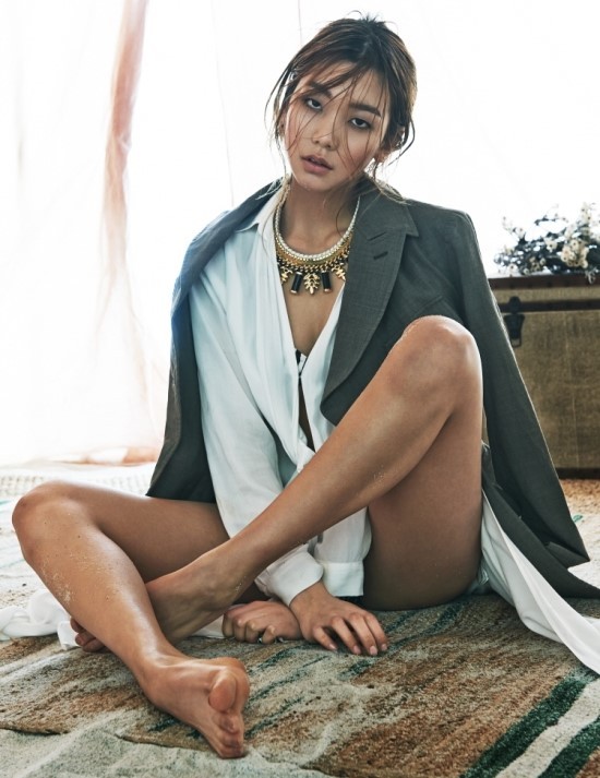 thewomenstudies:  koreanmodel:  Lee Ho Jeong by Kim Young Jun for Harper’s Bazaar
