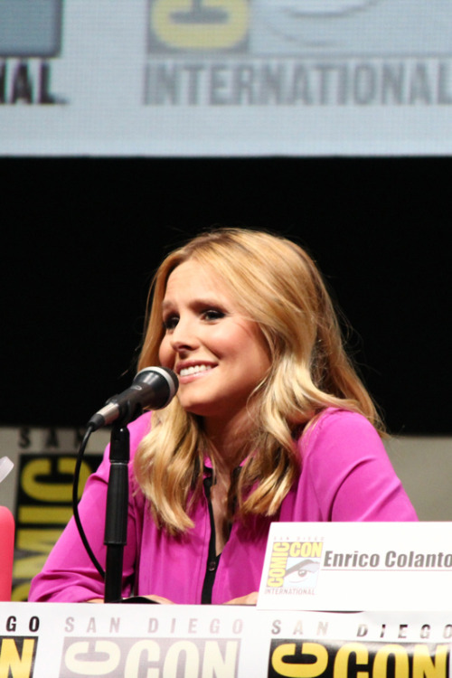 shefliestrue: Veronica Mars panelSan Diego Comic ConJuly 19, 2013CLICK HERE for the rest of my photo