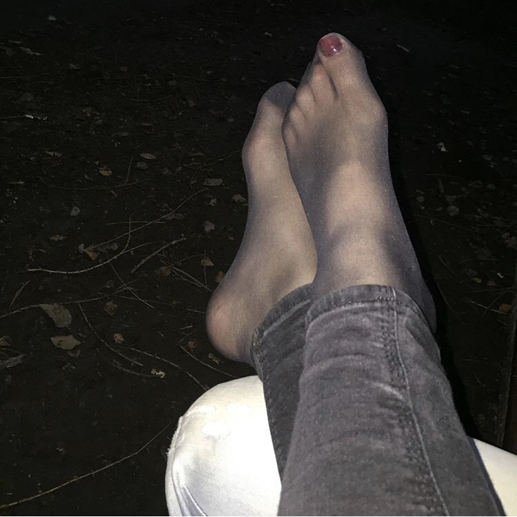 nylons-jeans: 