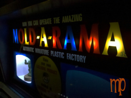 Here are some of my pictures of a still functioning Mold a Rama located at the Lincoln Park Zoo on C