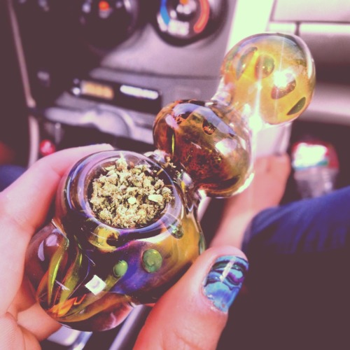 blunt-time:  Gotta love smoking in traffic. 
