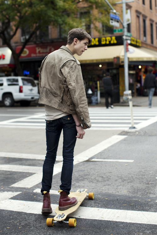 d-e-a-r-vogue:  - Oscar Spendrup. 
