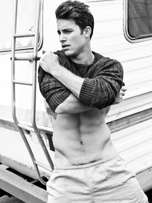 hunkopedia:  Follow Hunk’o’pedia for more hot guys!