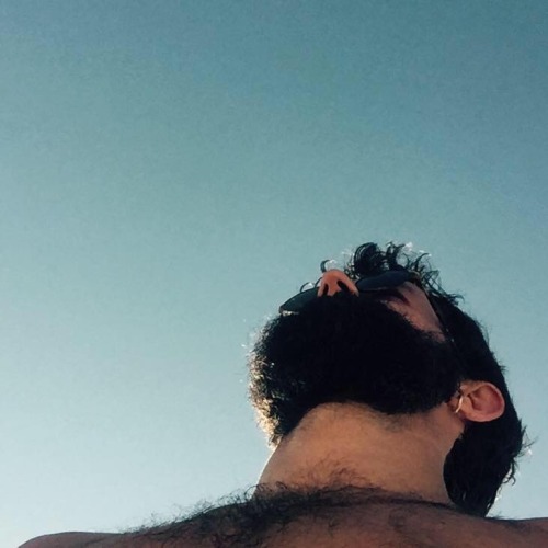 bzzzguy:  #agreatangle #fullbeard