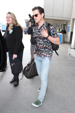 aboutcelebz:    Matt Bomer is seen at LAX.  