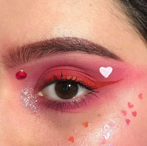 glowdetails:it’s valentines day so heres an appreciation for valentines day eye looks.