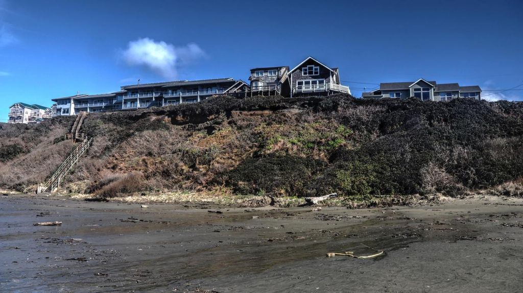 househunting: $375,000/2 br 758 sq ft Newport, OR 