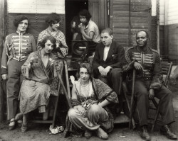 coolkidsofhistory:    Circus artists posing for a picture, 1930s  