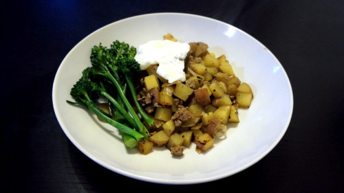 turkey sage potato hash and baby broccoli
taste: 4/5