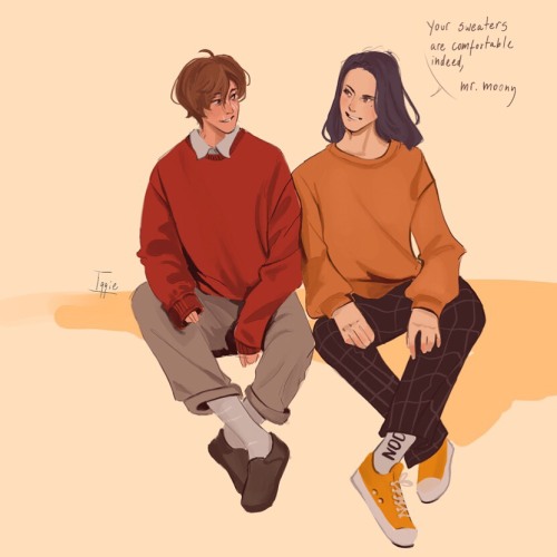 siriouslysitdown: Sirius steals a sweater from his bf, and they are Indeed Very ComfortableBuy me a 