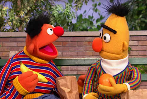 godlessondheimite:jwblogofrandomness:Ernie and Bert eat the fruit that most resembles their best fri