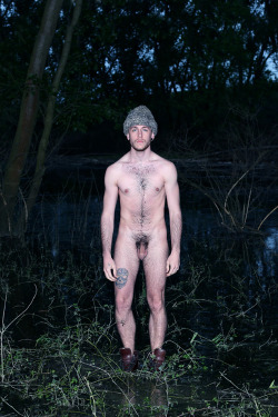 xac1998:  menandsports:  nude male activities, fkk guys, nudismus and naked boys  Reblog: a pre dawn hike in the nude