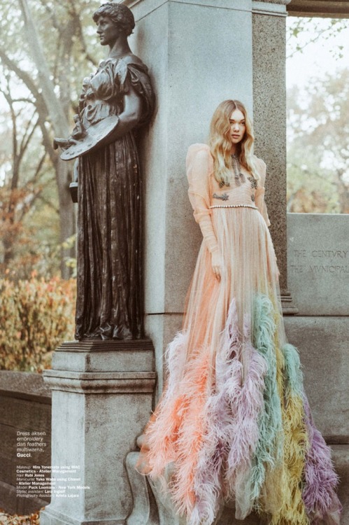 glassdew: PUCK LOOMANS MODELS DREAMY DRESSES IN MARIE CLAIRE INDONESIA