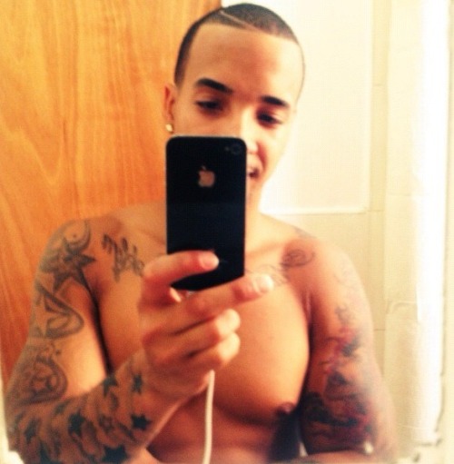dyedclothes:  new avi!!! 😁😝😍 comments and criticism please