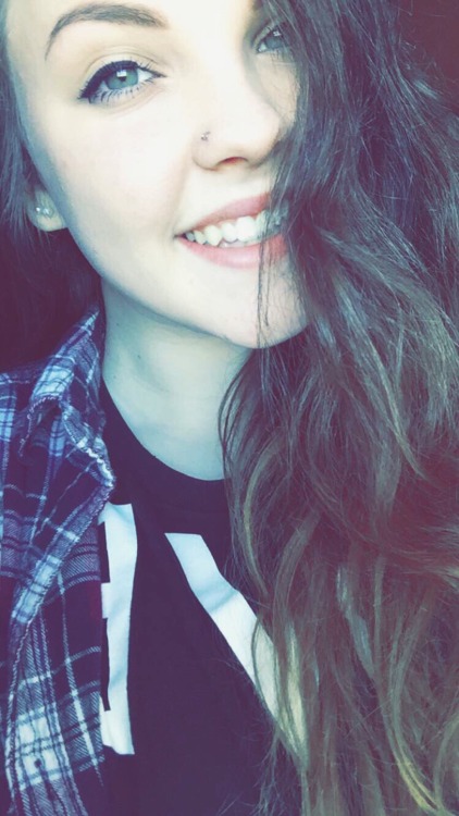 waitingto-bewanted:Just cuzShe is beautiful!!-