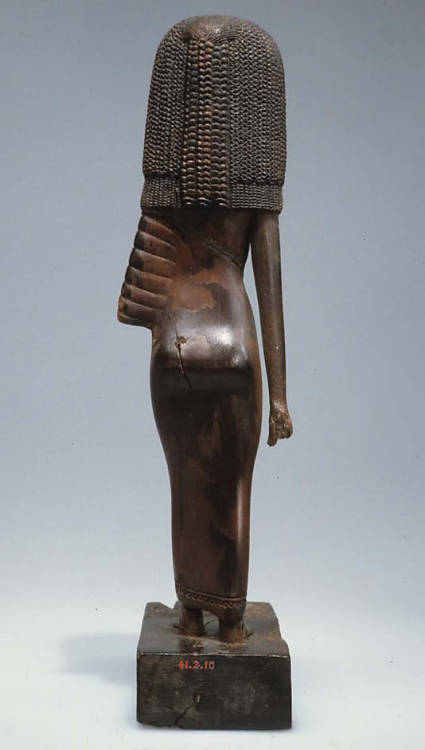 Statuette of the lady Tiye c. 1390-1349 B.C. reign of Amenhotep III–Akhenaten 18th dynasty Egypt