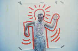 gallowhill:  Keith Haring in front of his own typical figure drawing. 