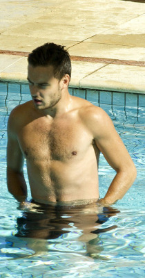 lirrylocks:  Liam at the hotel pool in Adelaide today - 23.9.13.