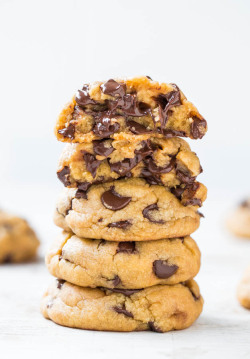 do-not-touch-my-food:  Chocolate Chip Cookies