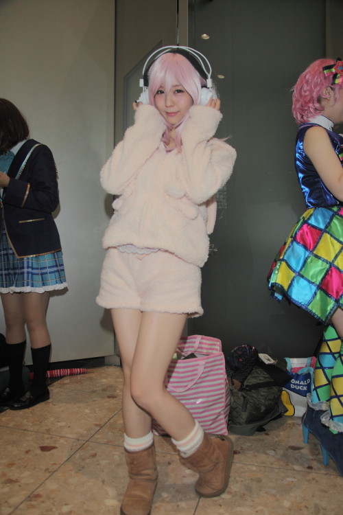 cosplaygirl:  アサガヲBlog : コミケ87・2日目　-コスプレ彼女　その７-  Nice legs