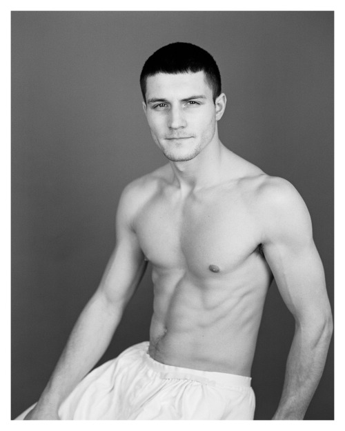 handsomemales:  ben howard by larry schwarz