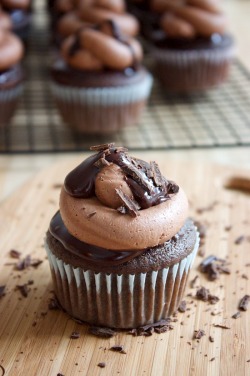 gastrogirl:  triple chocolate cupcakes. 