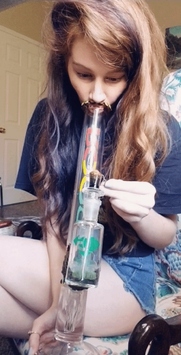 drugssexandhairlesscats: Summer saturday afternoon Roor rips💨