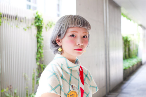 pihaeja:名前: 渡辺 夕夏 撮影場所: 表参道 年齢: 19 職業: 学生 ワンピース: used バッグ: marimekko シューズ: BELLY BUTTON Photo by: 岩本 