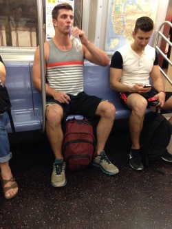 GAY MTA: Public New York Subway Pics and Vids