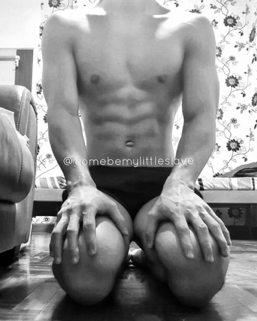 comebemylittleslave: Straight athlete with beautiful abs begging to serve and submit to me fully as 