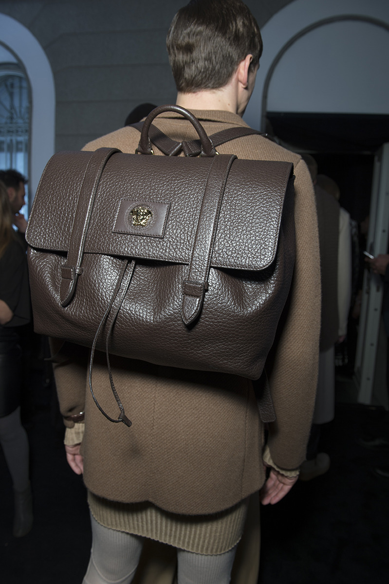 money-in-veins: Versace FW 2015 Menswear Backstage // MFW