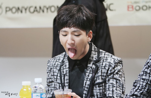 hairykpoppits: [REQUEST] Idols’ tongues 냘름
