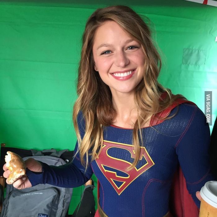 The lovely Melissa Benoist in a topless/nude scene . &lt;3[FranÃ§ais] Pour