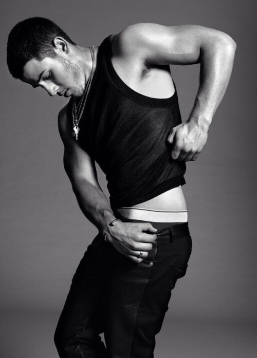 tohottootouch:  Nick Jonas  DAYUM
