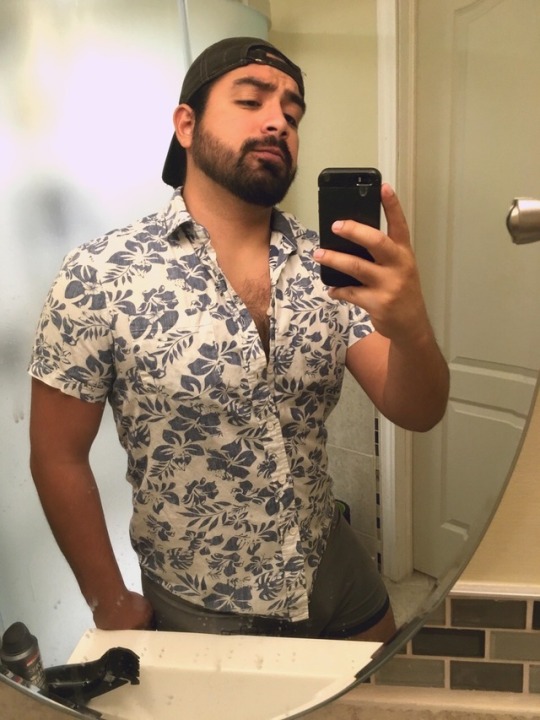 theearlofsandwich: I found an abnormally long hair on my nipple - anyways how’s your day going?   😍😍😍😍  