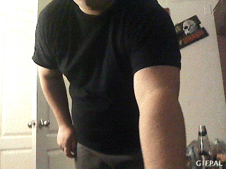 thegiantpandabear:  Tummy, tummy, tummy! 