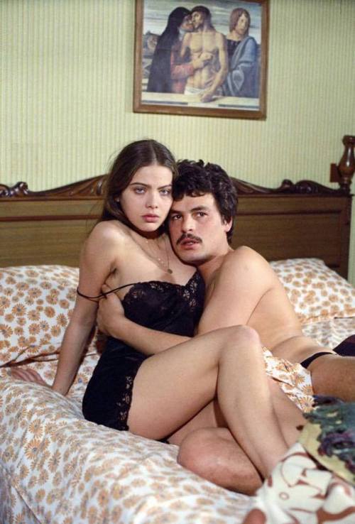 finestrasulcortile:Ornella MUti and Michele Placido in Romanzo Popolare directed by Mario Monicelli,