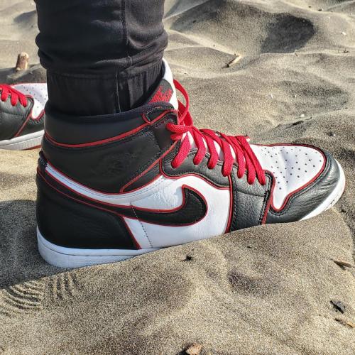 sneakerfreakerz:I wouldn’t have worn these if I knew we were going to a beach today Www.Skat3er.Com